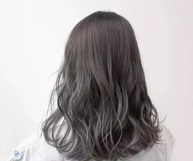 中长发纹理更符合大众的审美,好看瘦脸不挑人.